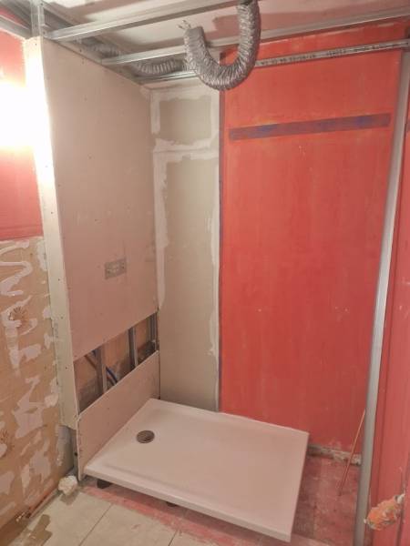 Rénovation complète salle de bain avec pose douche italienne à Lyon 7
